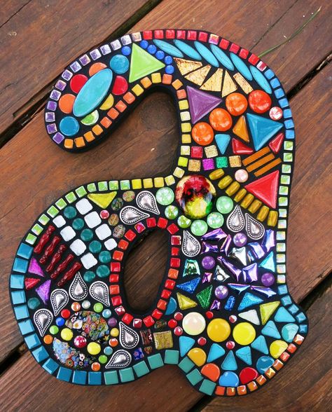 Mosaic Numbers, Adaptive Art, Mosaic Letters, Mosaic Art Diy, Alfabet Letters, Mosaic Madness, Mosaic Pictures, Art Students, Mosaic House