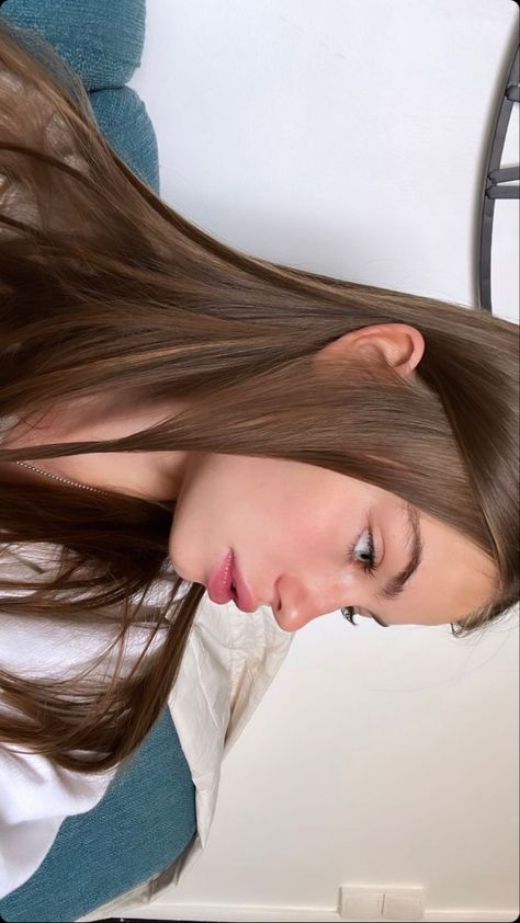 Kate Li Instagram, Kate Li, Rambut Brunette, Barbie Fashion Sketches, Selfie Ideas Instagram, Insta Stories, Brown Girl, Brunette Hair, Fashion Stylist