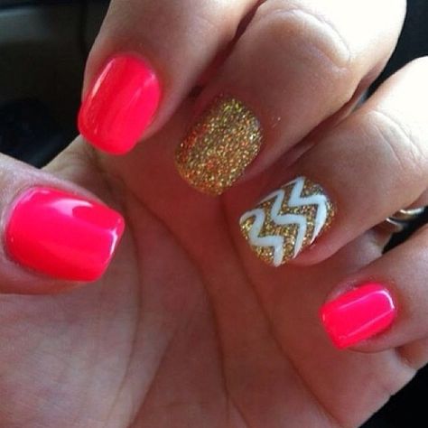 Chevron party nail Elegant Nail Designs, Gold Nail, Her Nails, Nails Polish, Shellac Nails, I Love Nails, Elegant Nails, Cute Nail Designs, Cool Nail Designs