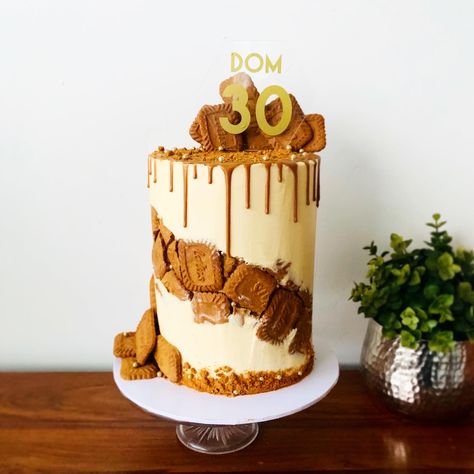 Biscoff Fault Line Cake, Biscoff Wedding Cake, Biscoff Drip Cake, Biscoff Cake Design, Lotus Biscoff Cake Design, Lotus Cake Design, Biscoff Cake Decoration, Biscoff Birthday Cake, Lotus Biscoff Cake