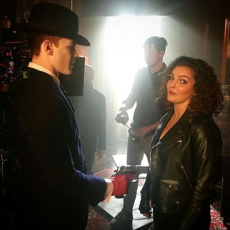 #Cameronmonaghan as #Jeremiah between scenes #Gotham Gotham Bruce And Selina, Cameron Monaghan Gotham, Gotham Show, Gotham Bruce, Jerome Gotham, Gotham Academy, Sean Pertwee, Gotham Characters, Bruce And Selina