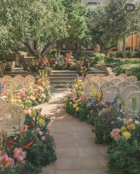 Vintage Wedding Aesthetic Ceremony Decor, Wedding Venues Colorful, Fairytale Wedding Florals, Wedding Venue Nature, English Garden Wedding Ceremony, Flower Wedding Venues, Wedding With Lots Of Flowers, Wedding Venues Spring, French Spring Wedding