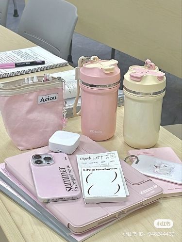 Pink Academia, Images Hello Kitty, Pink Plates, School Bag Essentials, Pink Lifestyle, Soft Pink Theme, Pretty Skin Care, Study Motivation Inspiration, Pink Girly Things