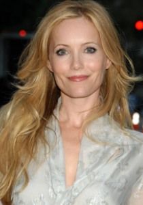 Leslie Mann Plastic Surgery Before and After - http://www.celebsurgeries.com/leslie-mann-plastic-surgery-before-after/ Lady Macduff, Leslie Mann, True Spring, Cameron Diaz, Long Layers, Woman Crush, Belleza Natural, Cosmetology, Blonde Hair Color