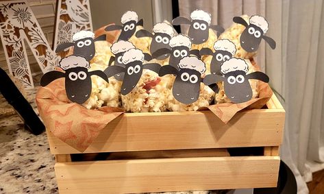 Popcorn Sheep Bags, Sheep Popcorn Bag, Sheep Party Decorations, Toy Story Popcorn, Popcorn Sheep, Shaun Sheep, Bakri Eid, Eid Ul Adha Crafts, Sheep Party