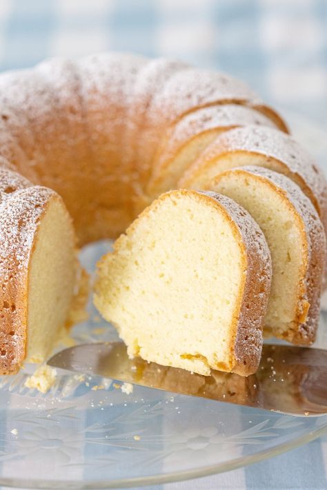 Southern Pound Cake with Cream Cheese Almond Cream Cheese Pound Cake, Cream Cheese Pound Cake With Cake Flour, Cheese Pound Cake Recipe, Cream Cheese Bundt Cake, Cream Cheese Pound Cake Recipe, Greek Yogurt Cake, Southern Pound Cake, Cake Bundt, Pound Cake Recipes Easy