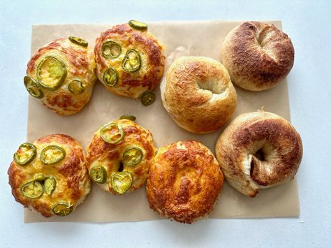 Sourdough Bagel Recipe - Ambers Kitchen Cooks Ambers Kitchen, Sourdough Bagel, Cheddar Bagels, German Pancakes Recipe, Sourdough Bagels, Bagel Toppings, Sourdough Bread Sandwiches, Homemade Buns, Sourdough Sandwich