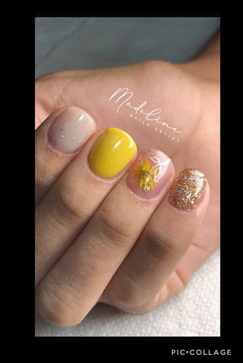 Short Gel Overlay, Gel Overlay Nails, Overlay Ideas, Sparkle Nail Designs, Short Nail Manicure, Overlay Nails, Mani Ideas, Yellow Nail Art, Acrylic Overlay