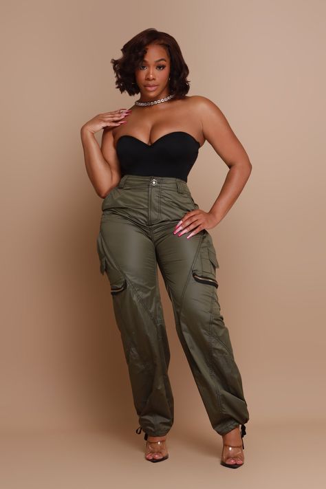 Trousers And Bodysuit Outfit, Baddie Day Party Outfit, Black Cargo Pants Outfit Dressy, Vacation 2024 Outfits, Boxing Event Outfit For Women, Cute Concert Outfits Summer, Outfit Ideas For Concert Night, Fashionnova Outfit Ideas, Casual Vacation Outfits Summer