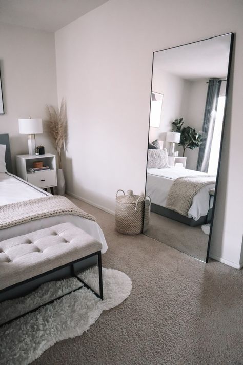 Gray Bedframe Room Ideas Boho, Grey Bed Minimalist Bedroom, Apartment Decor White And Grey, Studio Apartment Ideas Grey And White, Bedroom Inspirations Light Grey, Gray And White Room Ideas Bedroom, White Gray Room Bedroom, White And Grey Modern Bedroom, Simple Grey And White Bedroom Ideas