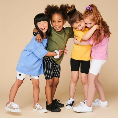 Kids Group Photoshoot, Kids Fashion Photoshoot, Pink Scrunchie, Kids Smile, Pink Polkadot, Kids Shopping, Kids Studio, Kids Laughing, Kids Groups