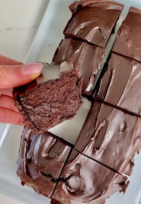 Feta Cheese Brownies, Feta Brownies, Protein Goals, Chocolate Protein Bars, Dessert Recipes Cookies, Protein Ingredients, 3 Ingredient Cookies, Protein Cheesecake, Cheese Brownies