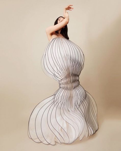 Iris van Herpen Official on Instagram: “Epicycled embodiment ∞  lensed by @julien_vallon ∞  Model: @shaodi_0228  #irisvanherpen #hypnosiscouture #parisfashionweek” Iris Van Herpen Hypnosis, Iris Van Herpen Glass Dress, Iris Van Herpen Roots Of Rebirth, Iris Van Herpen Tulle, Iris Van Herpen Skeleton, Structured Fashion, Geometric Fashion, Sculptural Fashion, Conceptual Fashion