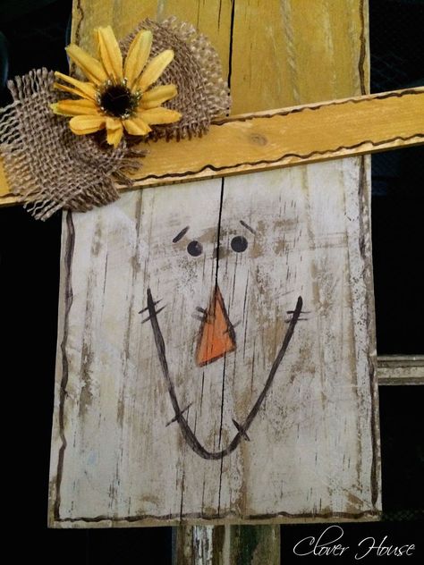 Fence+Picket+Scarecrow OR Black hate and different nose and smile and it's a snowman. Picket Scarecrow, Fall Pallets, Reversible Blocks, Scarecrow Face, Fence Picket, House Fence, Fall Wood Crafts, Garden Diy Ideas, Fence Pickets