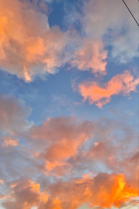 Peach Clouds, Pretty Clouds, Morning Aesthetic, Ganesh Wallpaper, Peach Aesthetic, Sky Pictures, 背景 シンプル, The Sky, Art Inspiration