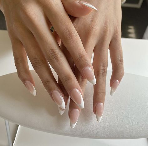 Almond Ballerina Nails, Aesthetic Ballerina Nails, Elegant Acrilyc Nails, Clean Nails Look Acrylic, Ballerina Nails Short French, Pearly White French Tip Nails, Half Moon French Nails, French Tip Ideas Almond, Clean Nails Acrylic