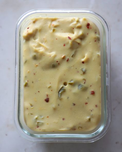 Homemade Pepper Jack Vegan Cheese - Plantifully Based Vegan Macadamia Nut Cheese, Best Vegan Products, Homemade Vegan Cream Cheese, Diy Vegan Cheese, Aip Cheese, Vegan Cheese Board, Easy Pork Recipes, Vegan Cheese Recipe, Vegan Cheese Boards