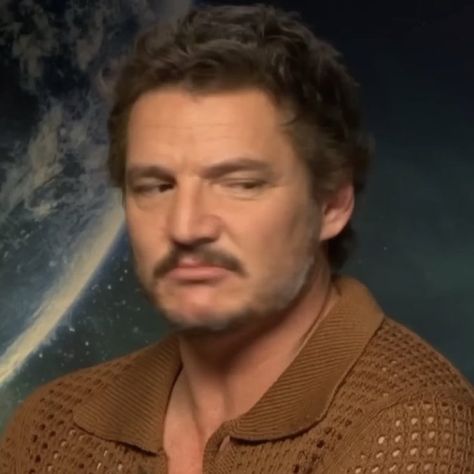 Pedro Pascal Pfp Funny, Pedro Pascal Reaction Pics, Pedro Pascal Icons, Pedro Pascal Funny, Like Fine Wine, Cast Stranger Things, Hate Men, Christian Bale, Pedro Pascal