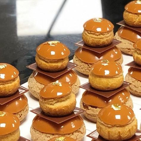 Desty Brami on Instagram: "Religieuse caramel beurre salé #religieuse #caramel #caramelbeurresalé @christophe_michalak 🙏" Religieuse Recipe, British Bake Off Recipes, Bake Off Recipes, The Great British Bake Off, Choux Pastry, British Bake Off, November 23, Food Images, Pastry