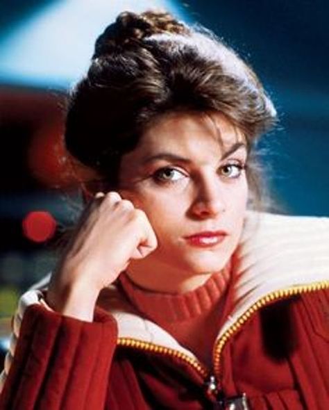 16 Photos of Kirstie Alley When She Was Young Kirsty Alley, Star Trek Crew, Star Trek Ii, Kirstie Alley, Star Trek Original Series, Star Trek Images, Star Trek Characters, Star Trek Cosplay, Star Trek Movies