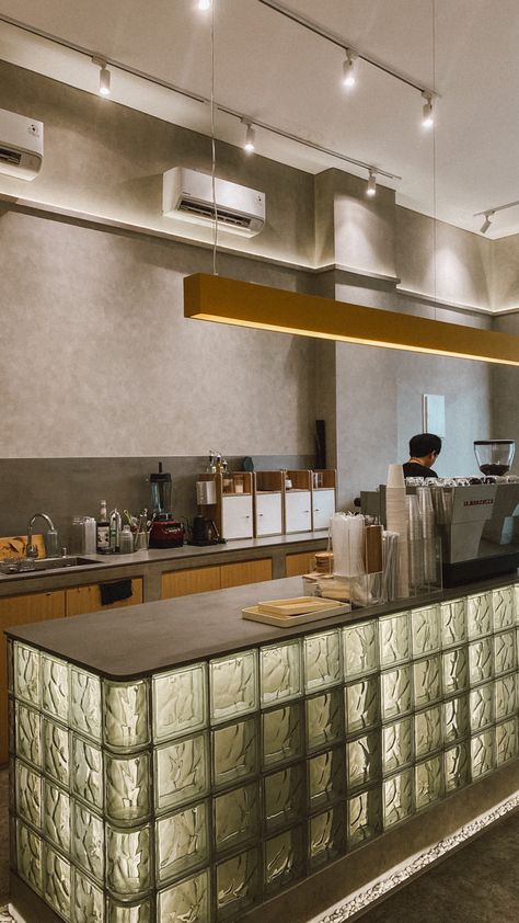 Small Cafe Counter, Shop Counter Design Modern, Commercial Coffee Bar Design, Small Coffee Shop Interior Design, Cafe Kitchen Design, Bar Furniture Design, Pik 2, Cafe Bar Design, Modern Coffee Shop