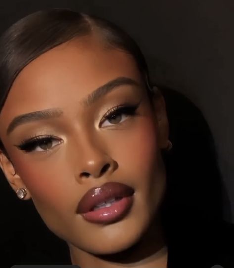 90s Black Makeup Looks, Occasional Makeup Look, 1990s Makeup Black Women, Sultry Everyday Makeup, 90s Baddie Makeup, Camp Fashion Runway, Simple Prom Makeup Black Women, Parisian Makeup Look Black Women, Holiday Make Up Looks Christmas