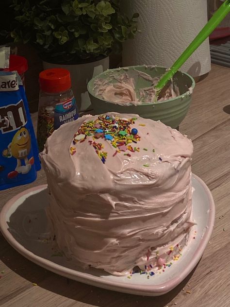 vanilla cake, pink frosting, baking, mess it up inspired cake, gracie abrams, sprinkles Baking Mess Aesthetic, Baking A Cake Aesthetic, Mess It Up Gracie Abrams Aesthetic, Messy Cake Aesthetic, Gracie Abrams Cake, Mess It Up Cake, Messy Cake, Up Cake, Icing Design