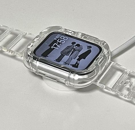 Clear Apple Watch Band Aesthetic, 가을 패션, White Aesthetic, Apple Products, Things To Buy, Dream Life, Aesthetic Pictures, Sake, Apple Watch