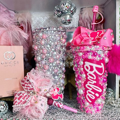 Barbie Tumbler Cup Ideas, Barbie Glitter Tumbler, Barbie Tumbler Cup, Bedazzled Bottles, Barbie Tumbler, Bedazzled Stuff, Bedazzled Bottle, Diy Rhinestone Crafts, Cricut Cups