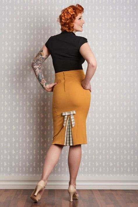 My style Chic Pencil Skirt Outfit, Office Skirt Outfits Women, Office Skirt Outfit, Mustard Skirt, Pencil Skirt Pattern, Fancy Skirts, Pencil Skirt Outfits, Office Skirt, High Waisted Pencil Skirt