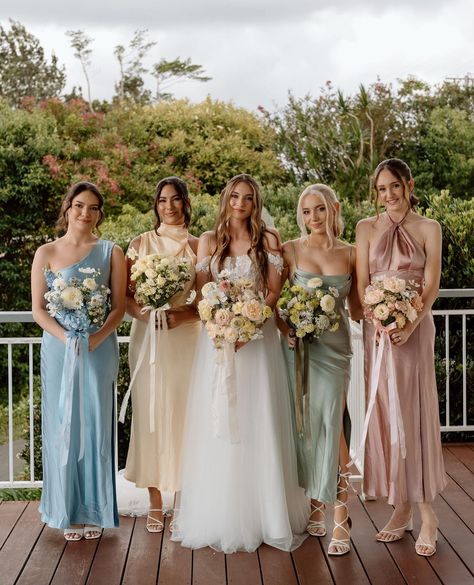 Different Colour Bridesmaid Dresses Pastel, Bridesmaid Dresses Small Wedding Party, Floral Dress Bridal Party, Pastel Colored Bridesmaid Dresses, July Wedding Bridesmaid Dresses, Cool Tone Bridesmaid Dresses, Pastel Wedding Bridesmaids, Wildflower Theme Bridesmaid Dresses, August Bridesmaid Dresses Color Schemes