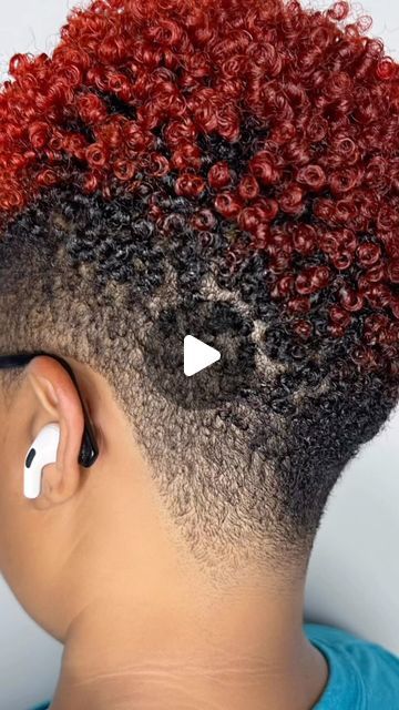 Mohawk Cut, Natural Hair Mohawk, Natural Hair Twa, Natural Hair Woman, Braids With Shaved Sides, Teeny Weeny Afro, Natural Hair Short Cuts, Short Curls, Sassy Hair