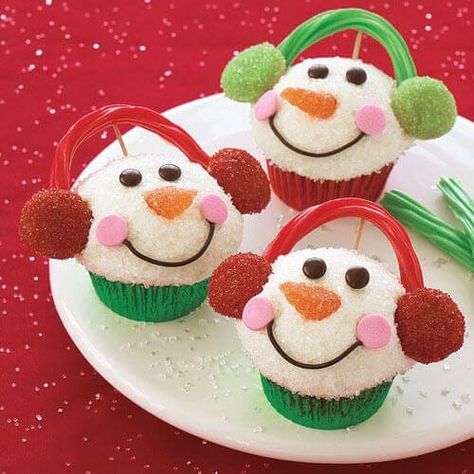 Xmas Finger Food, Finger Snacks, Christmas Cupcakes Recipes, Christmas Cupcakes Decoration, Melting Snowman, Desserts Party, Adorable Food, Snowman Cupcakes, Nilla Wafers