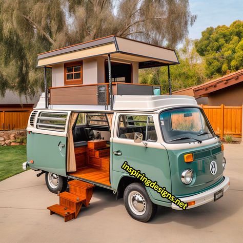 People Are Converting Their Volkswagen Hippy Busses Into RVs with a Whole Second Level – Inspiring Designs Homes In Nature, Hippy Bus, Volkswagen Type 2, Luxury Motorhomes, Custom Campers, Hippie Bus, Combi Vw, Cozy Lounge, Fantasy Homes