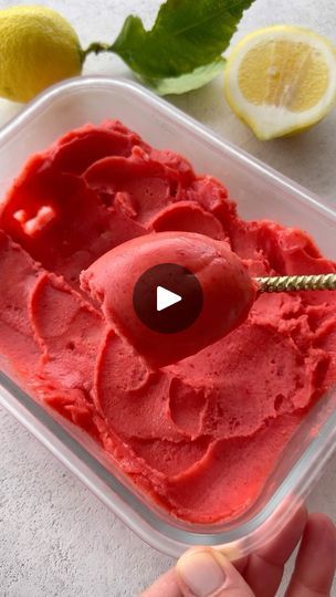 Condensed Milk Recipes Easy, Heathy Treats, Ice Cream Smoothie, Juice Ice Cubes, Vegan Ice Cream Recipe, Frozen Lemon, Sugar Free Sweets, Condensed Milk Recipes, Strawberry Sorbet