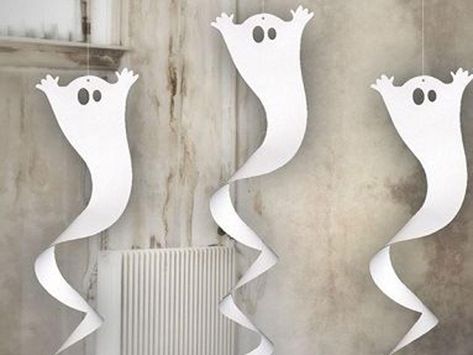 Fantasmas de papel Diy Halloween Activities, Porta Halloween, Halloween Diy Kids, Pelottava Halloween, Christmas Ornaments Diy Kids, Moldes Halloween, Image Halloween, Halloween Crafts For Toddlers, Party Girlande