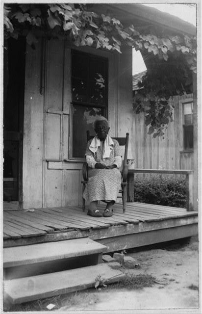 Isabella Boyd was born a slave of Gus Wood , in Richmond, Va., who moved to Texas by boat before the Civil War. Isabella still lives is Beaumont. Lewis Hine, Columbus Georgia, Mississippi Delta, Gordon Parks, Thomas Jefferson, The Porch, African American History, History Facts, Vintage Photographs