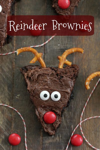 Reindeer Brownies Christmas Treats, Reindeer Brownies With Pretzels, Brownie Reindeer, Reindeer Brownies, Reindeer Brownie, Baking Competition, Christmas Brownies, Chocolate Crinkle, Christmas Feast