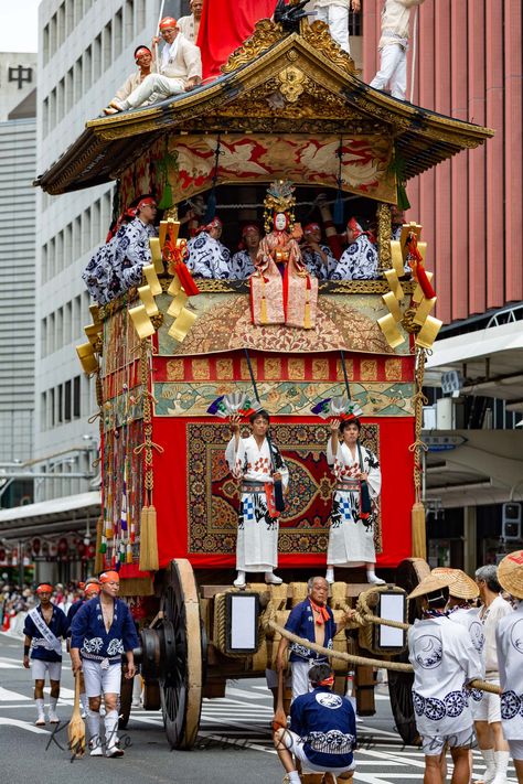 The 2019 Saki Matsuri, First Part of Gion Festival in Kyoto-Japan. Tsuki Hoko (月鉾) during the Saki-Matsuri of the Gion Festival in Kyoto-Japan. Gion Matsuri Festival, Japan Culture Traditional, Japan Culture Aesthetic, Japanese Culture Traditional, Japanese Celebrations, Gion Festival, Japan Culture Art, Gion Matsuri, Festival Japan