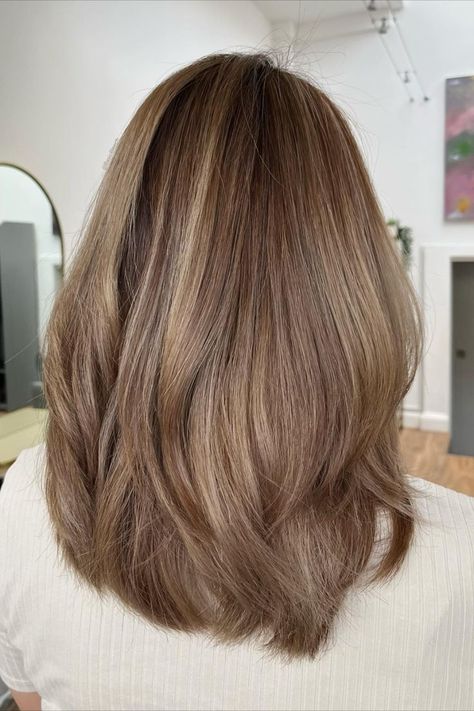 Balayage Inspiration, Brown Layered Hair, Beige Hair Color, Pink Ombre Hair, Beige Hair, Ash Brown Hair, Ash Hair Color, Latest Hair Color, Asian Short Hair