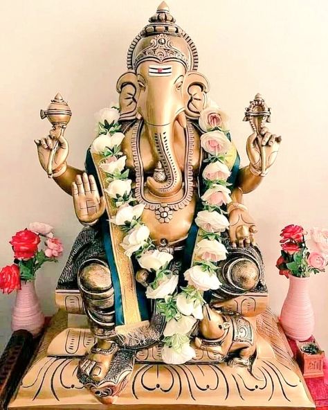 Vinayagar Statue, Silver Articles, God Grace, Ganesh Lord, Shri Ganesh Images, Happy Ganesh Chaturthi Images, Lord Wallpapers, Baby Ganesha, Lord Murugan Wallpapers