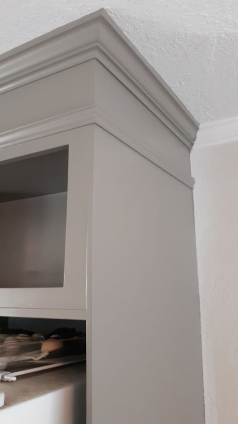 Cabinet Molding To Ceiling, Kitchen Cabinets Crown Molding, Crown Molding Cabinets, Kitchen Molding, Crown Moulding Kitchen Cabinets, Flat Crown Molding, Cabinet Crown Molding, Crown Molding Kitchen, Kitchen Cabinet Crown Molding