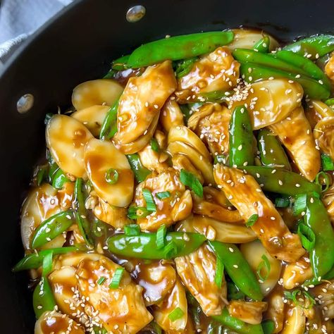 Korean Rice Cakes with Chicken - Crafty Cookbook Korean Rice Cakes, Baked Orange Chicken, Korean Rice Cake, Rice Cake Recipes, Asian Dinners, Stir Fry Rice, Korean Rice, Korean Cooking, Fried Shallots