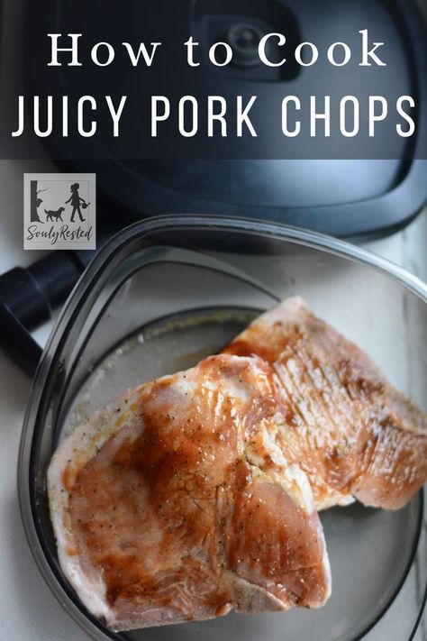 How do you cook juicy, tasty pork chops? How do you avoid dry or chewy pork chops? What tips and tricks should you know for perfect pork chops every time? Delicious Pork Chops, Cook Pork Chops, Perfect Pork Chops, Homesteading Life, Bbq Pork Chops, Cooking Pork Chops, Wild Food Foraging, Natural Cleaning Recipes, Juicy Pork Chops