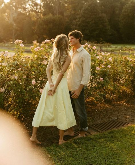 Floral Couples Photoshoot, Green Engagement Photos Outfits, Boho Engagement Outfits, Boho Engagement Photos Outfits Fall, Laughing Couple Pictures, Engagement Pictures With Flowers, Cottage Core Romance Aesthetic, Bold Engagement Photos, Relaxed Engagement Photos Casual