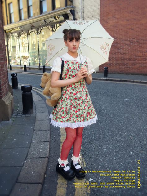 Otome Kei, 60s Aesthetic, Noel Fielding, Berry Pie, Lolita Outfits, Simple Fall Outfits, Japanese Street Fashion, J Fashion, Fashion Images