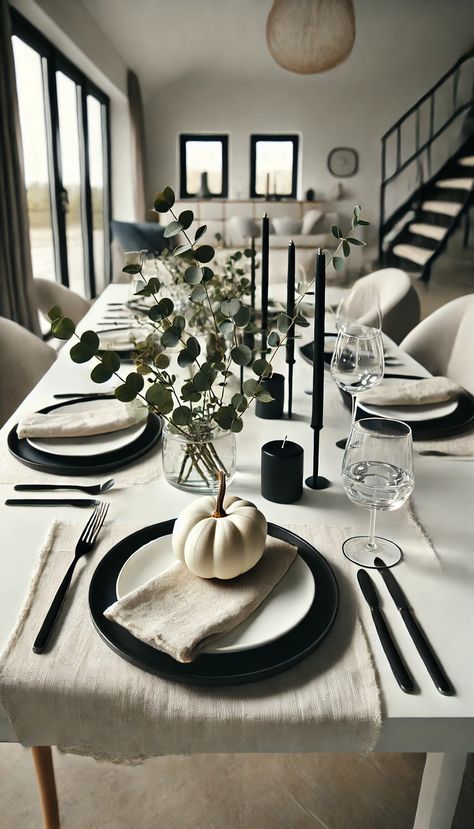 Black Dining Room Table Decor Ideas, Hosting Era, Modern Thanksgiving Table, Table Decor Inspiration, Thanksgiving Dinner Table Setting, Clear Glassware, Fall Dining Table, Linen Runner, Breakfast Table Setting