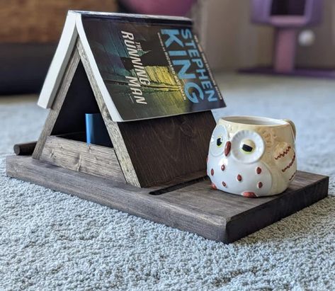 Wood Book Holder, Book Rest, Book Holder Stand, Wooden Book Stand, Modern Books, Small Woodworking Projects, Book Holder, Book Stand, Wood Book