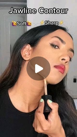 Boost Beauty Now on Instagram: "Define your features with finesse! 🤎🖤  Learn how to create a soft or sharp jawline contour that enhances your natural beauty ❣️ . . . Follow 👉@boostbeautynow👈 . . .  #JawlineContour #MakeupTutorial #JawlineContouring #SoftVsSharp #MakeupTips #ContouringTutorial #FaceSculpting #DefineYourFeatures #MakeupInspo #BeautyTrends #JawlineGoals" Slim Jawline, Define Jawline, Jawline Contour, Jawline Goals, Sharp Jawline, Contour Tutorial, Beauty Trends, Makeup Inspo, Makeup Tips