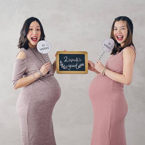 Friends Pregnant Together, Sister Maternity Pictures, Friend Pregnancy Photos, Pregnant Best Friends, 27 Weeks Pregnant, Maternity Photography Family, Pregnant Sisters, Couple Pregnancy Photoshoot, Maternity Photoshoot Poses